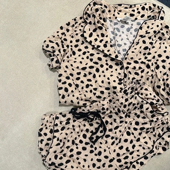 Forever 21 Leopard Pajama Set - Picture 1 of 3